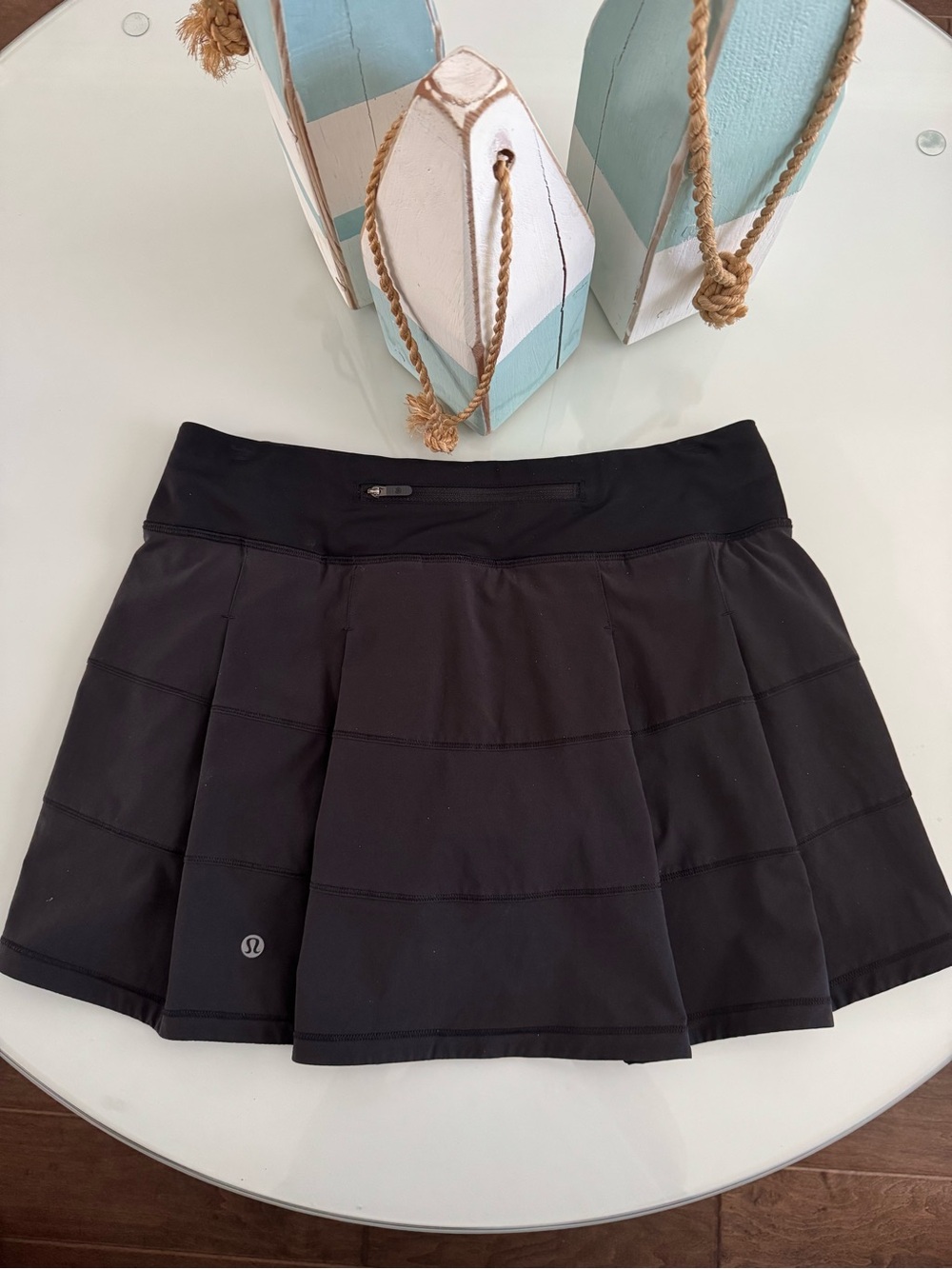 Lululemon Pace Rival, Mid-Rise Skirt, Tall
Black, size 6 - Picture 2 of 4